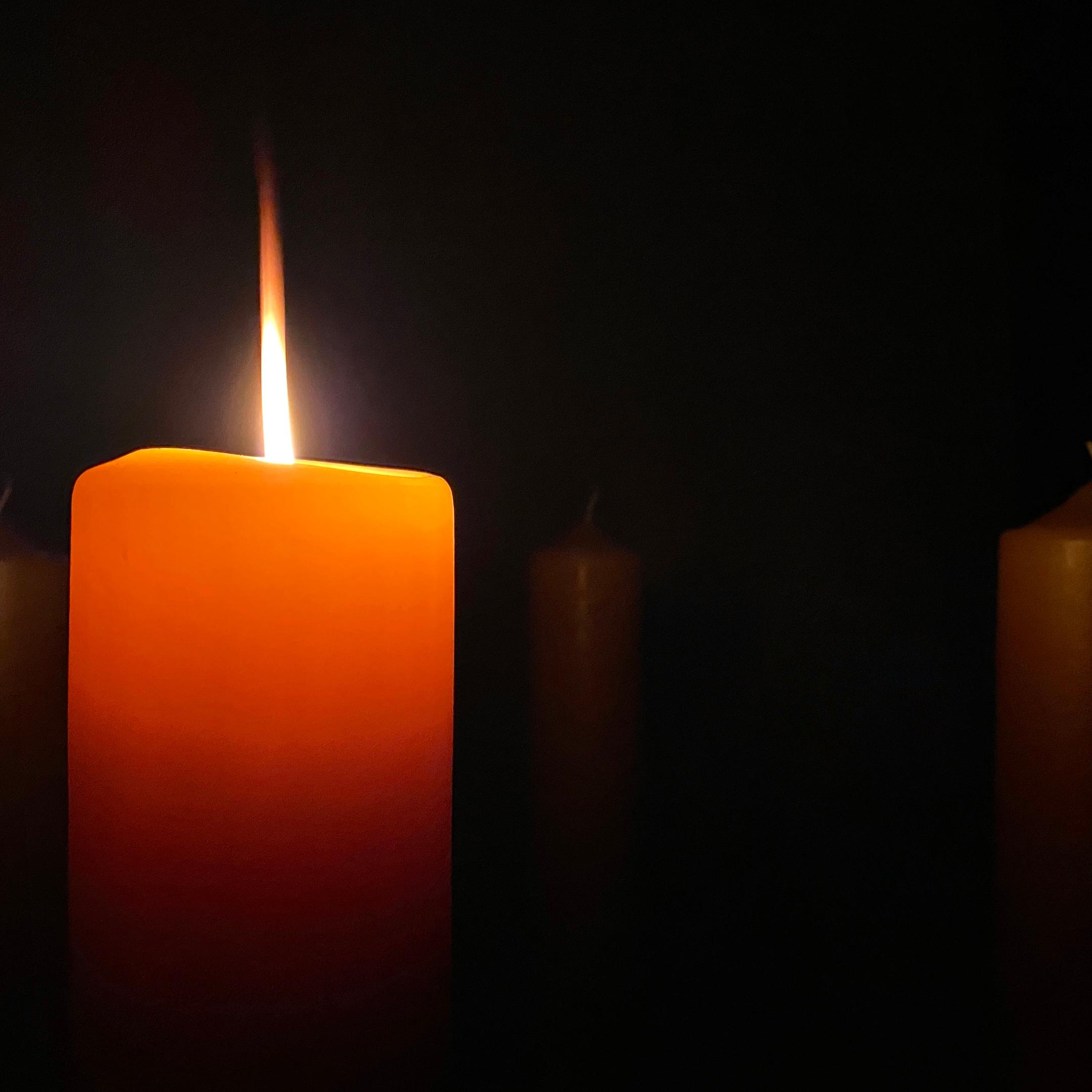 Kerze im Advent