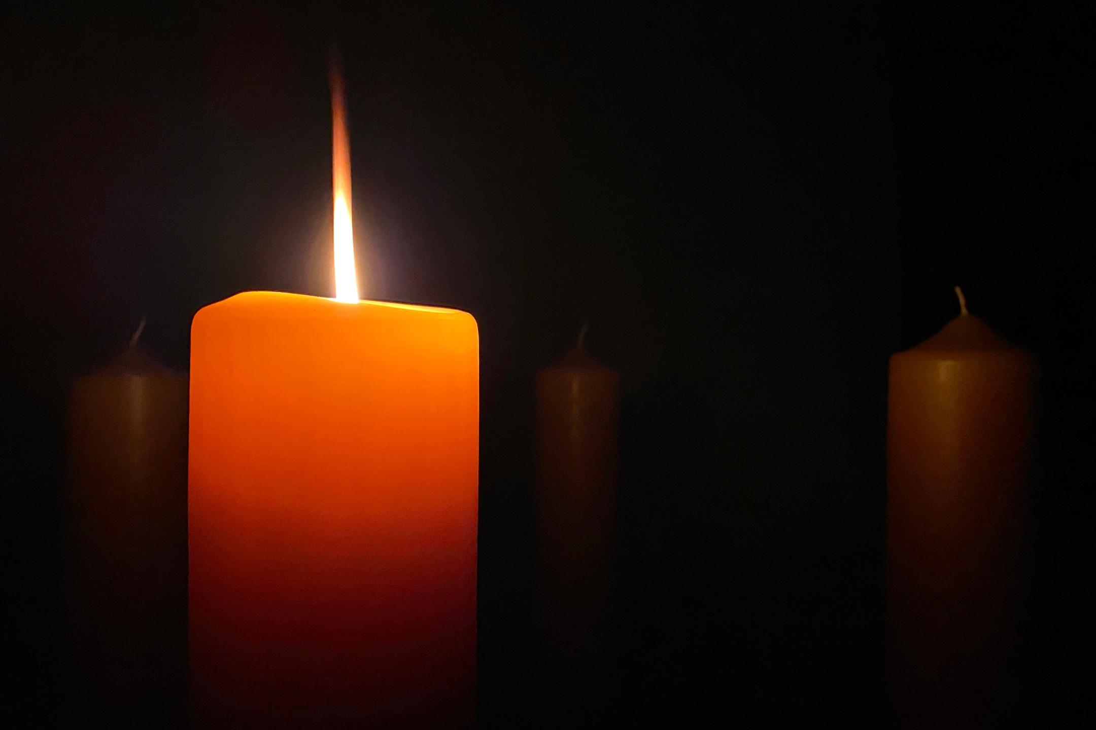 Kerze im Advent