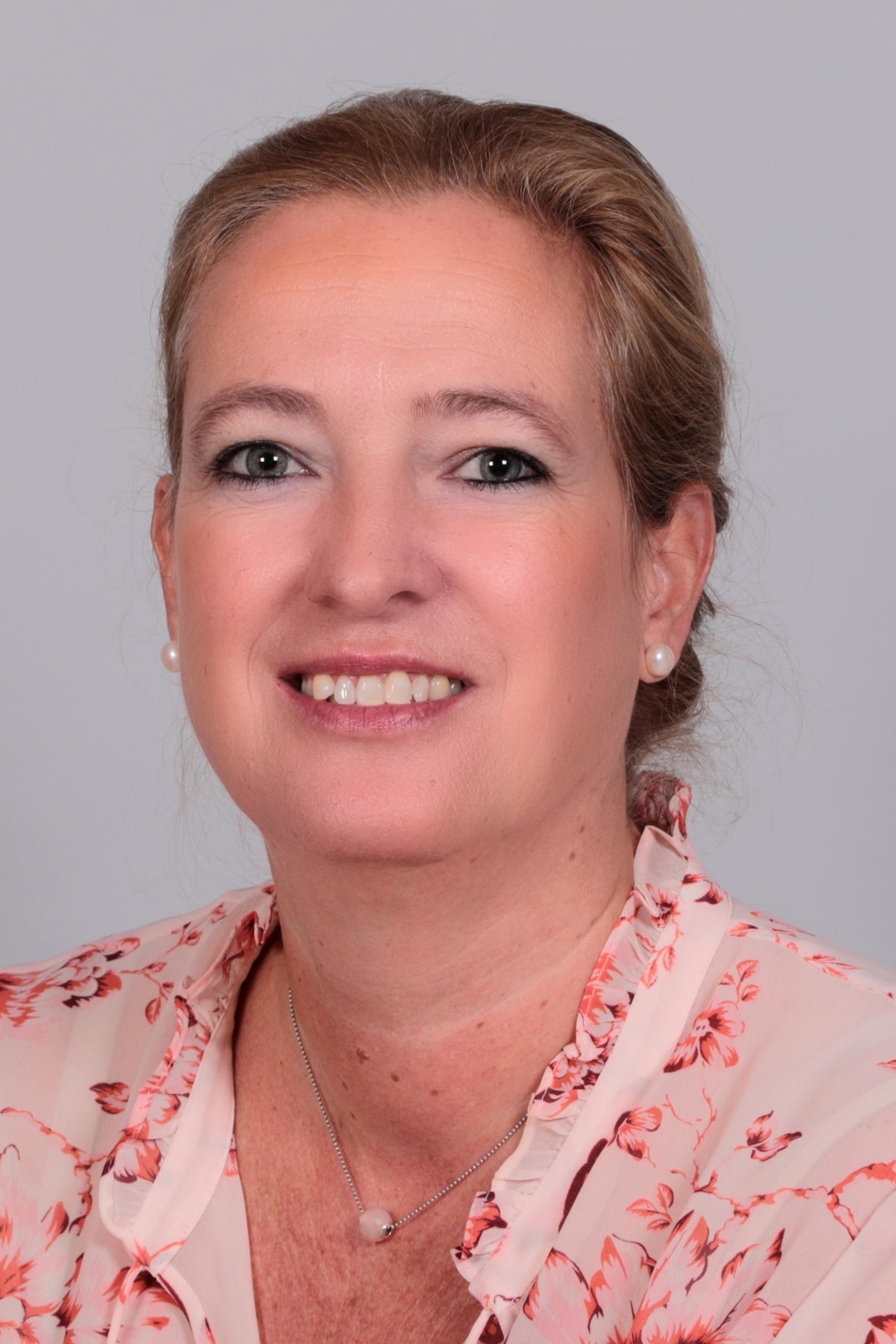 Regina  Kuper