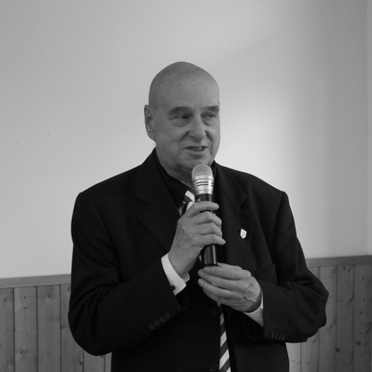 Pfarrer Marian Janke