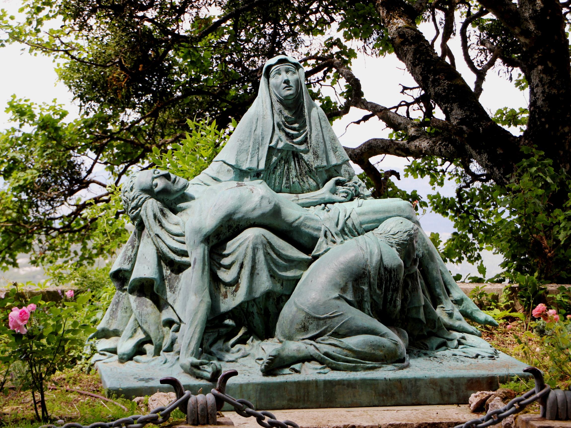 grotte-sainte-marie-madeleine-pieta-mit-maria-magdalena_by_Christiane_Raabe_pfarrbriefservice