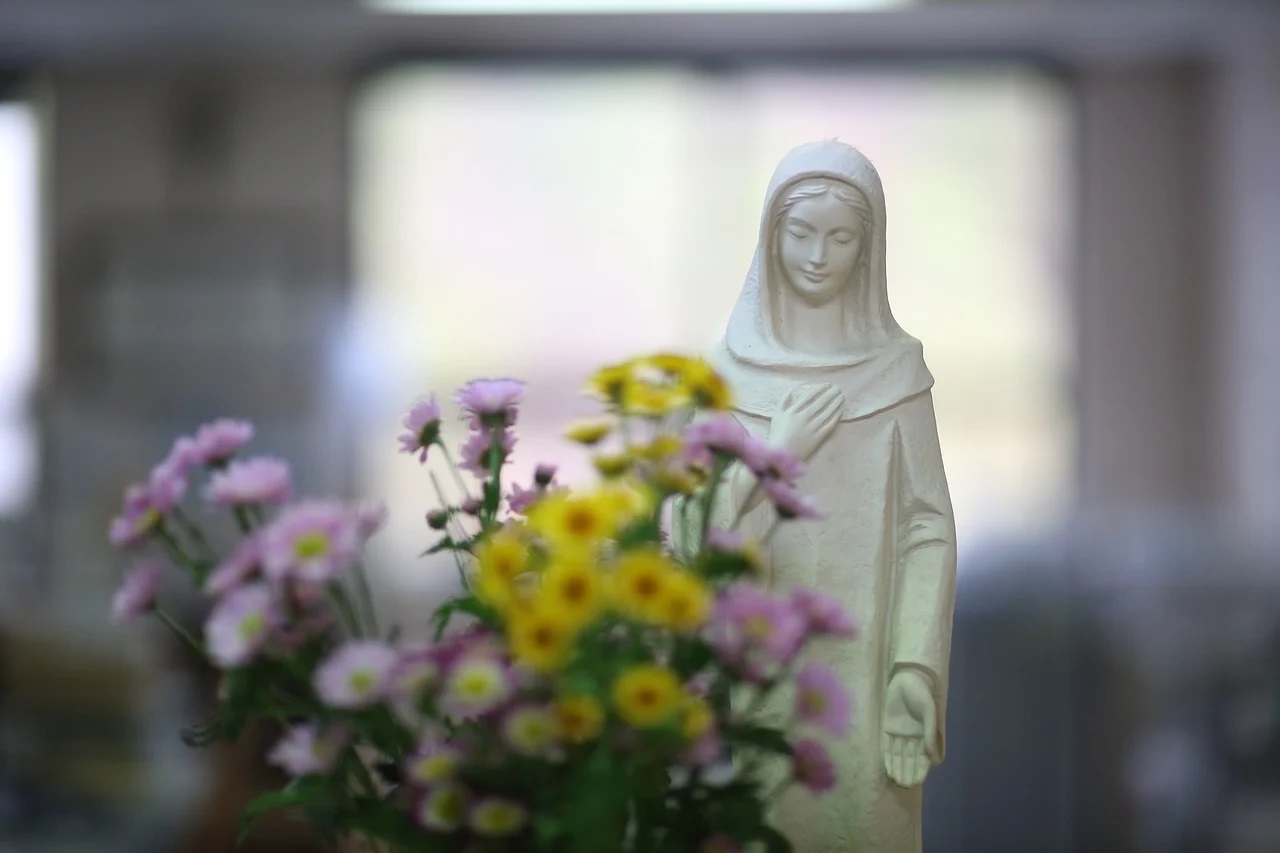 mary-5071433_1280